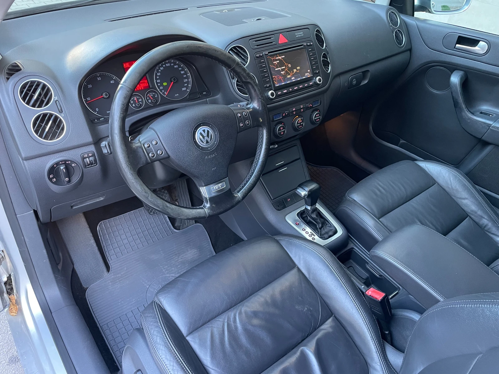 VW Golf Plus 2.0TDI Автоматик/Ф1/Кожа/Подгрев/Навигация/ТВ и др - изображение 6