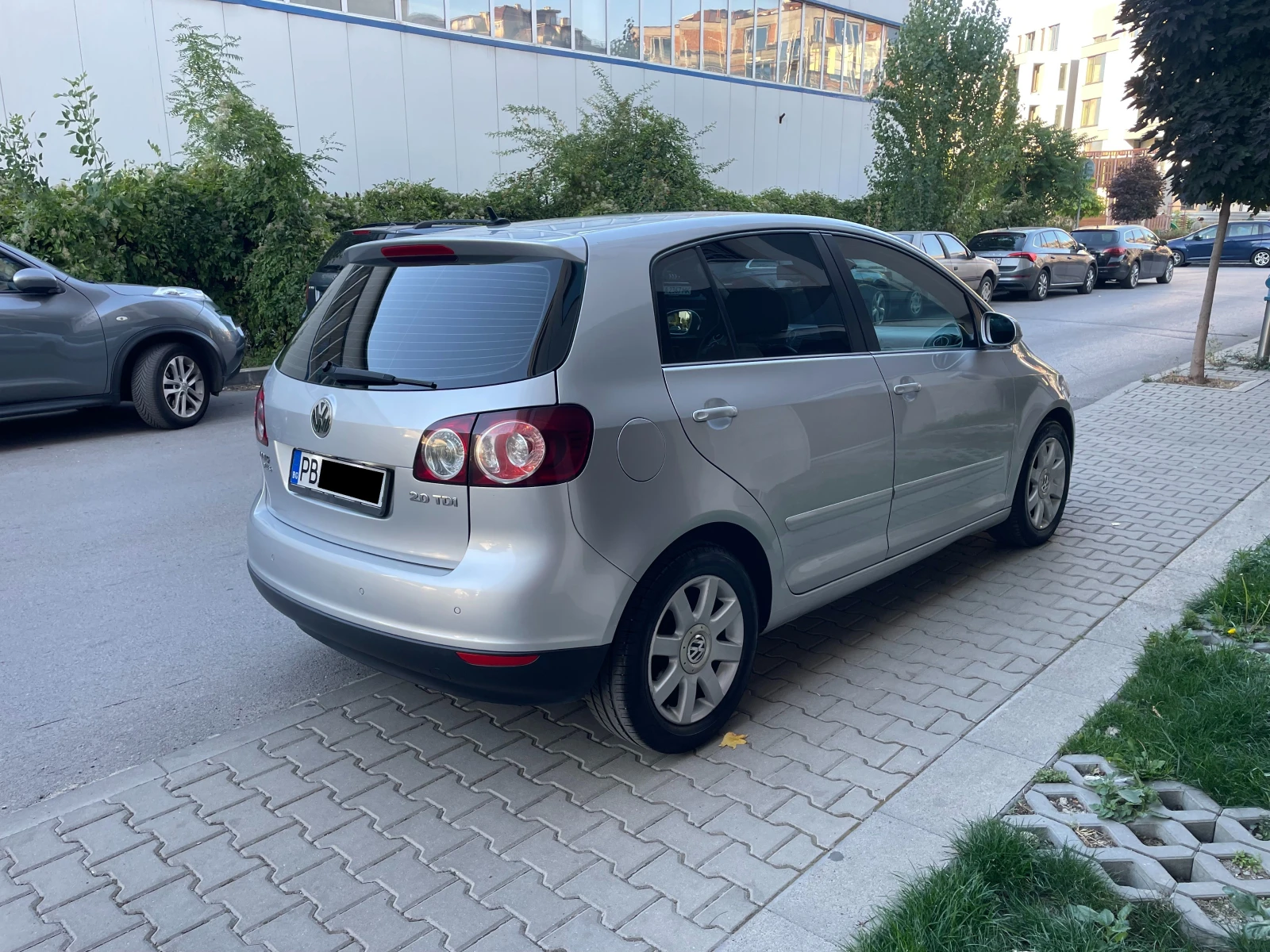 VW Golf Plus 2.0TDI Автоматик/Ф1/Кожа/Подгрев/Навигация/ТВ и др - изображение 3
