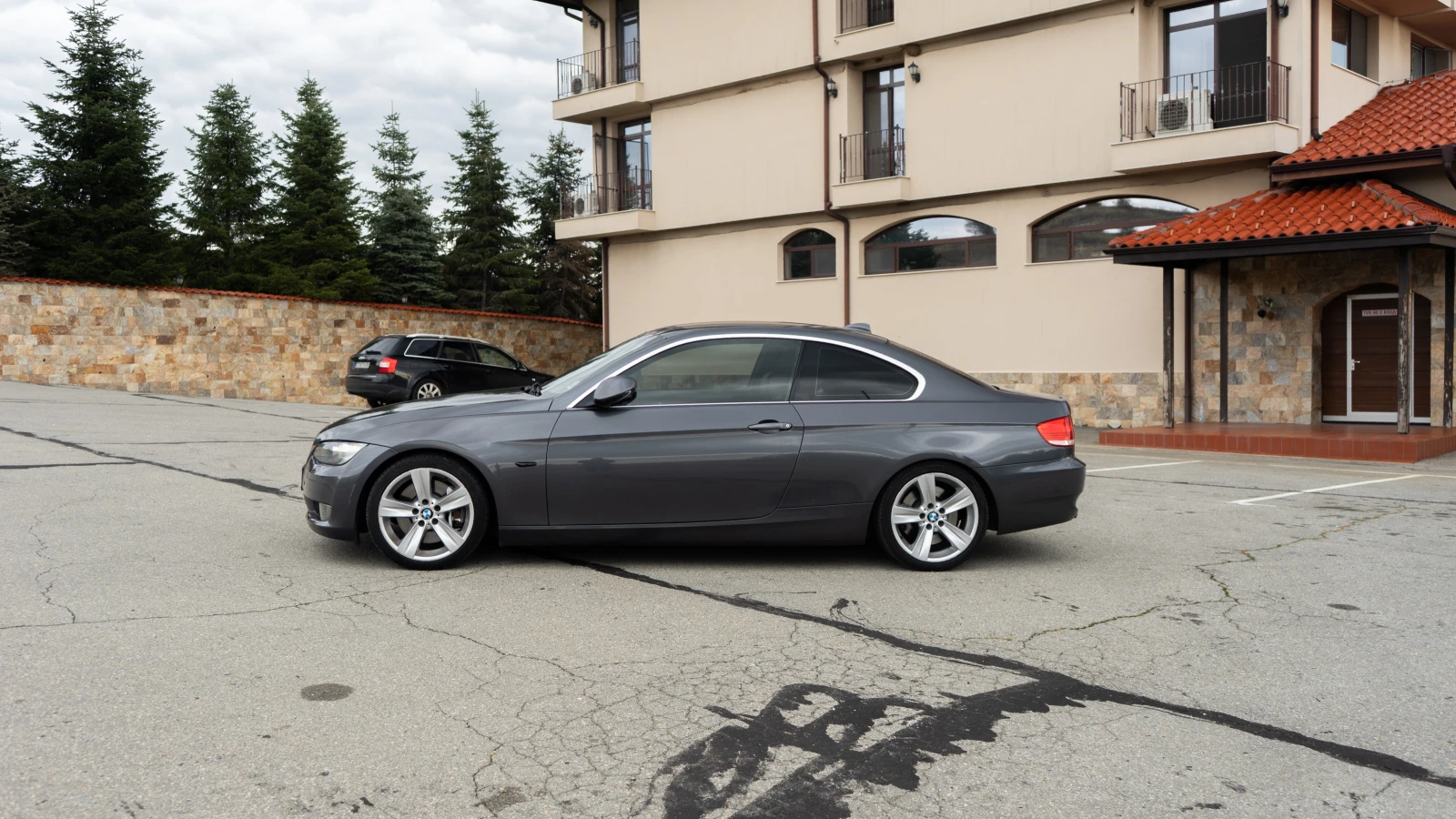 BMW 335 335i - изображение 2