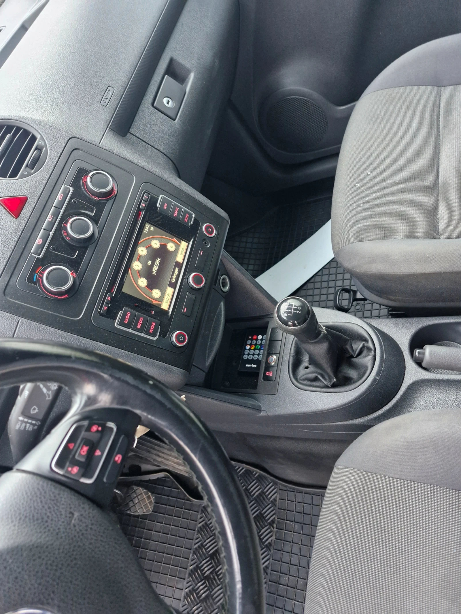 VW Caddy 1.6 TDI MAXI KLIMA NAVI | Mobile.bg   12