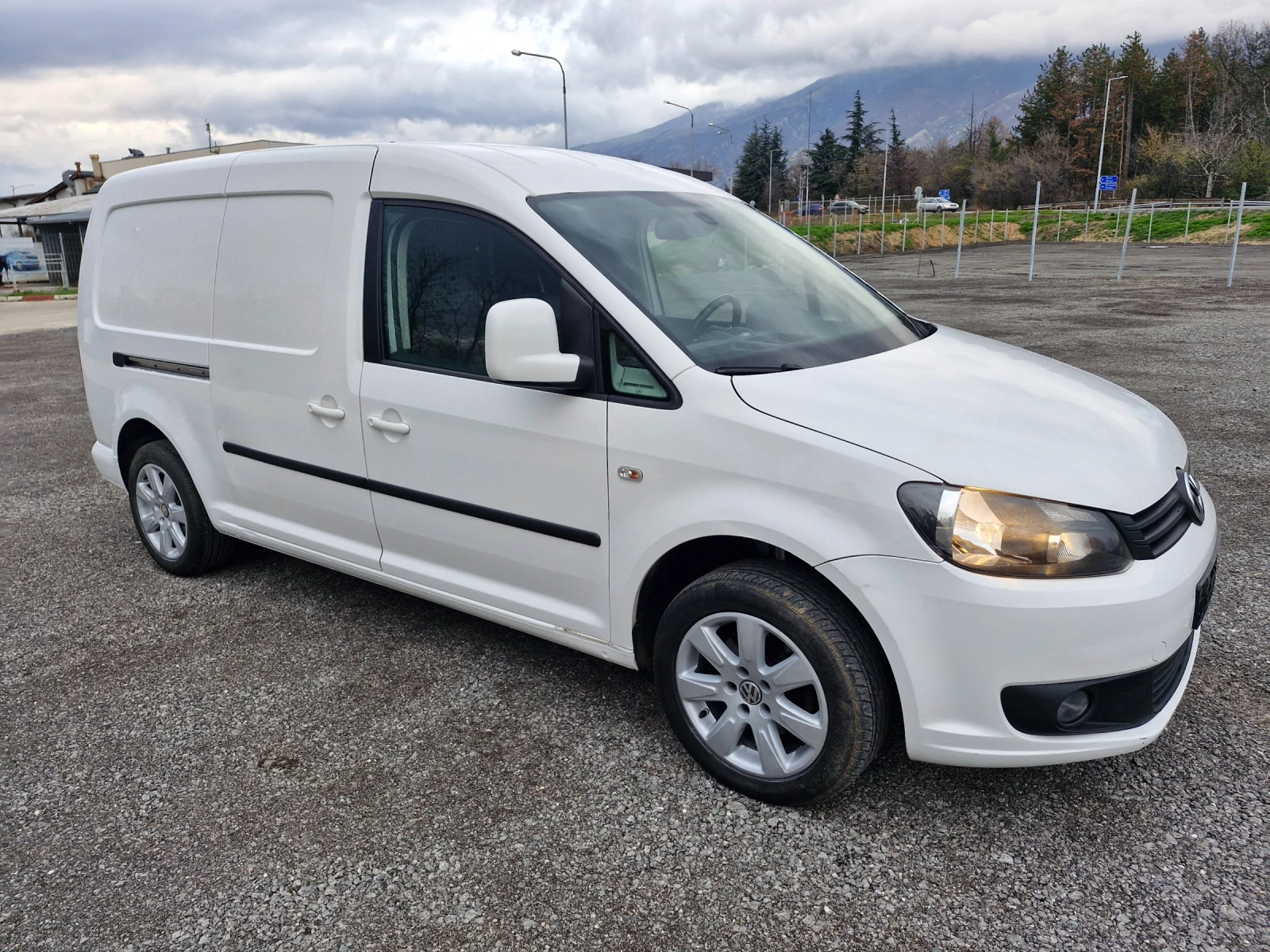 VW Caddy 1.6 TDI MAXI KLIMA NAVI | Mobile.bg   1