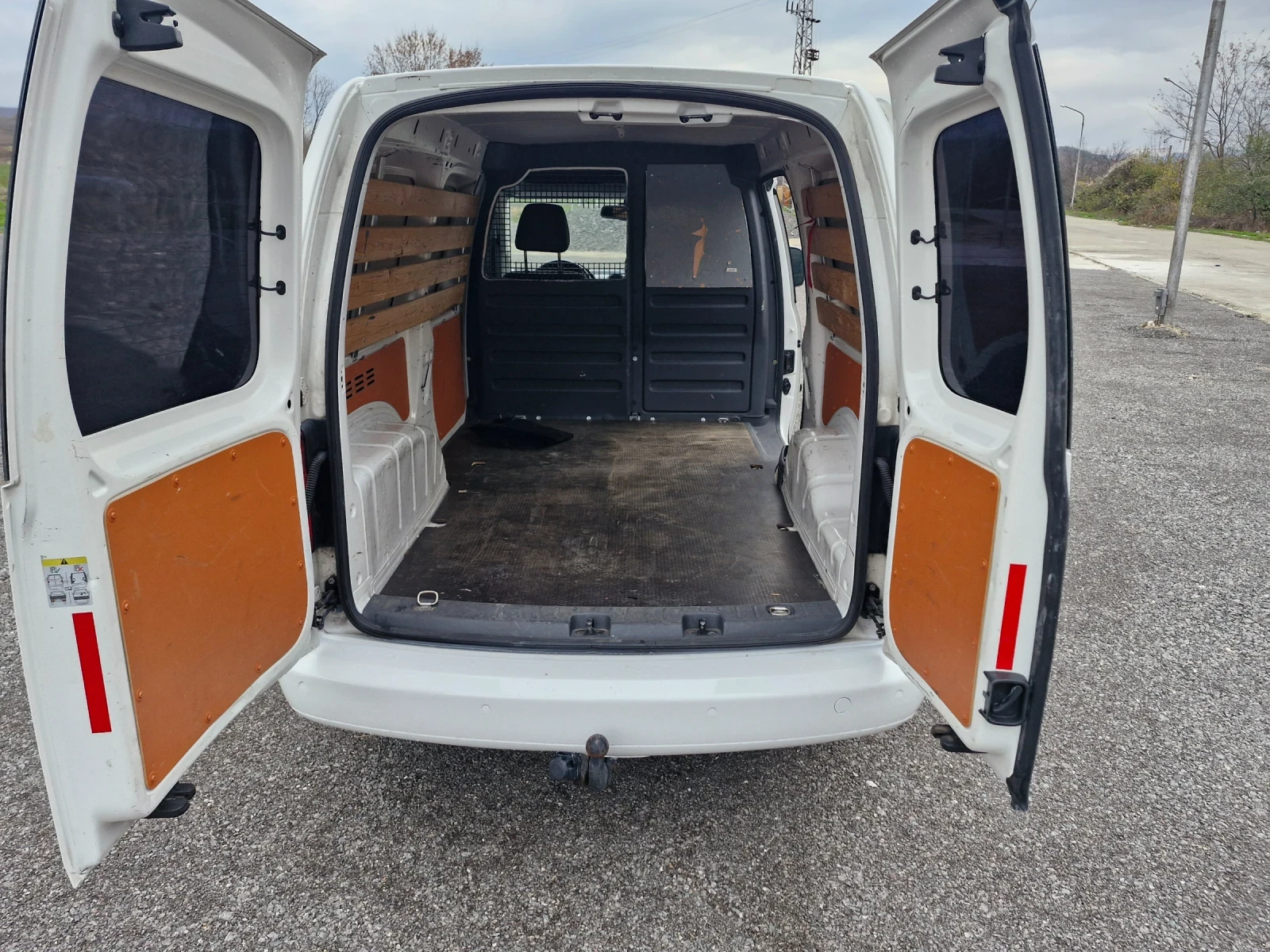 VW Caddy 1.6 TDI MAXI KLIMA NAVI | Mobile.bg   9