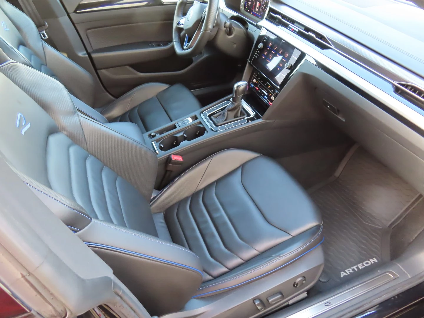 VW Arteon R 2.0 TSI OPF 4MOTION - изображение 6