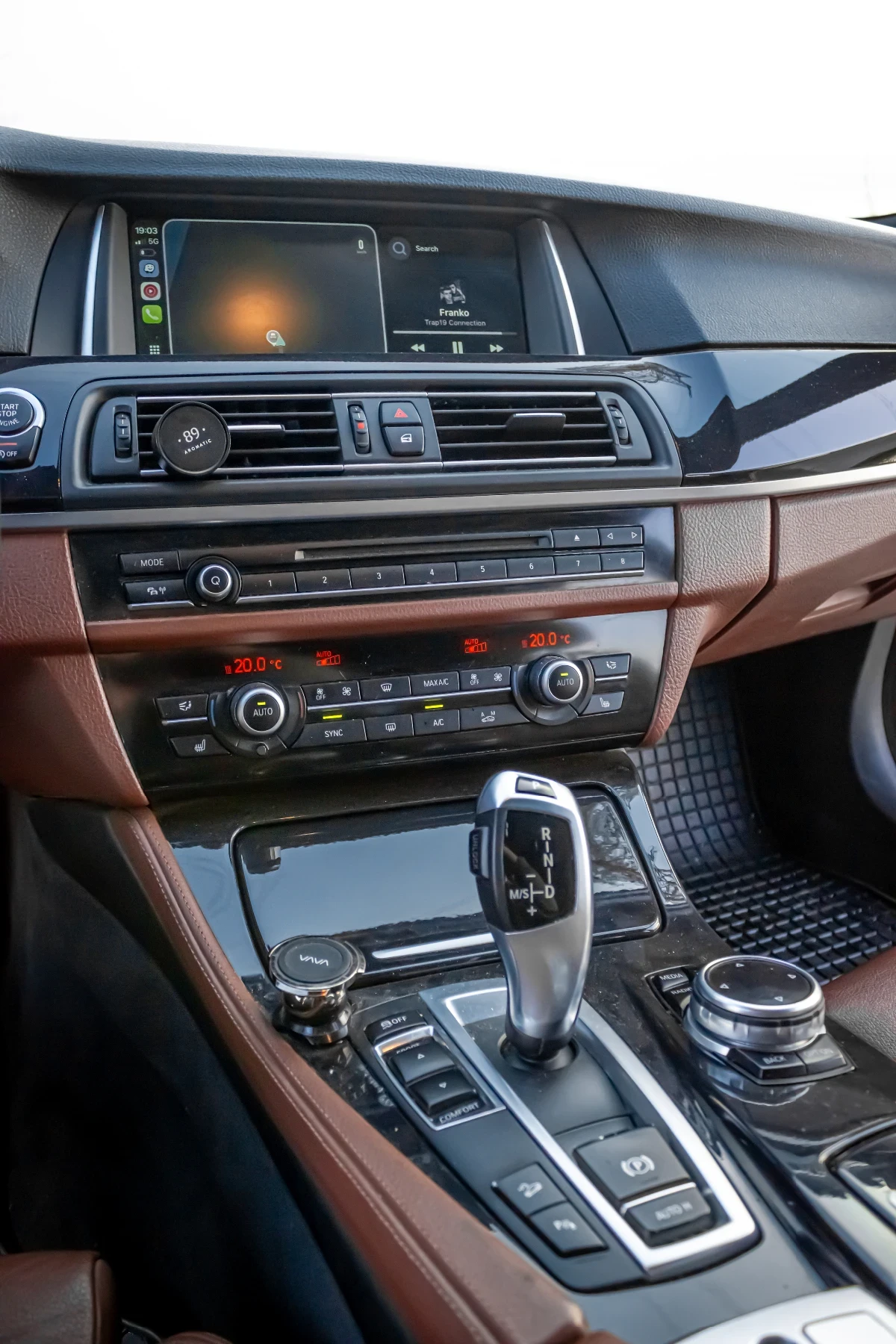 BMW 520 F11 Доста екстри LCI , снимка 13 - Автомобили и джипове - 54213931