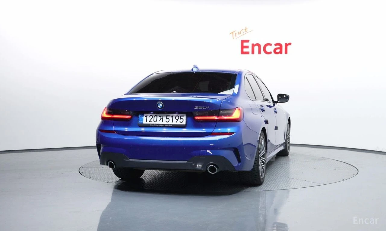 BMW 320 i* M-SPORT* HEAD-UP* ПОДГРЕВ* КАМЕРА* ШИБИДАХ, снимка 3 - Автомобили и джипове - 54512706