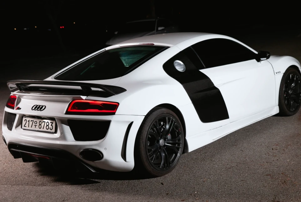 Audi R8, снимка 6 - Автомобили и джипове - 54980803