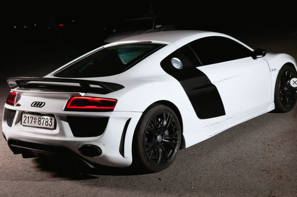 Audi R8, снимка 2 - Автомобили и джипове - 54980803