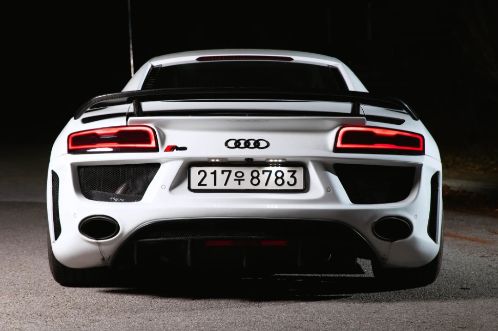 Audi R8, снимка 5 - Автомобили и джипове - 54980803