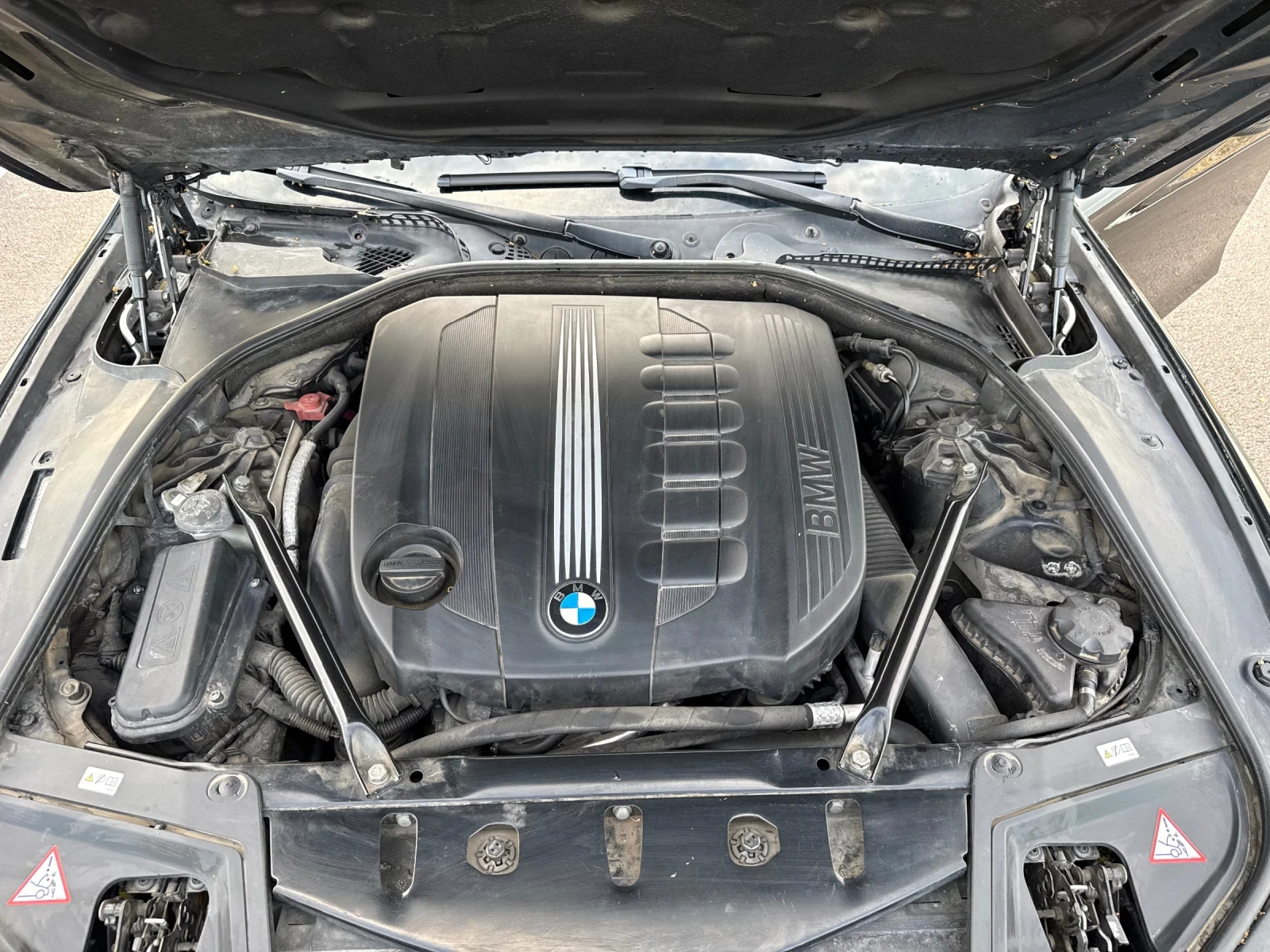 BMW 530 D M5 Optic, снимка 13 - Автомобили и джипове - 55254560