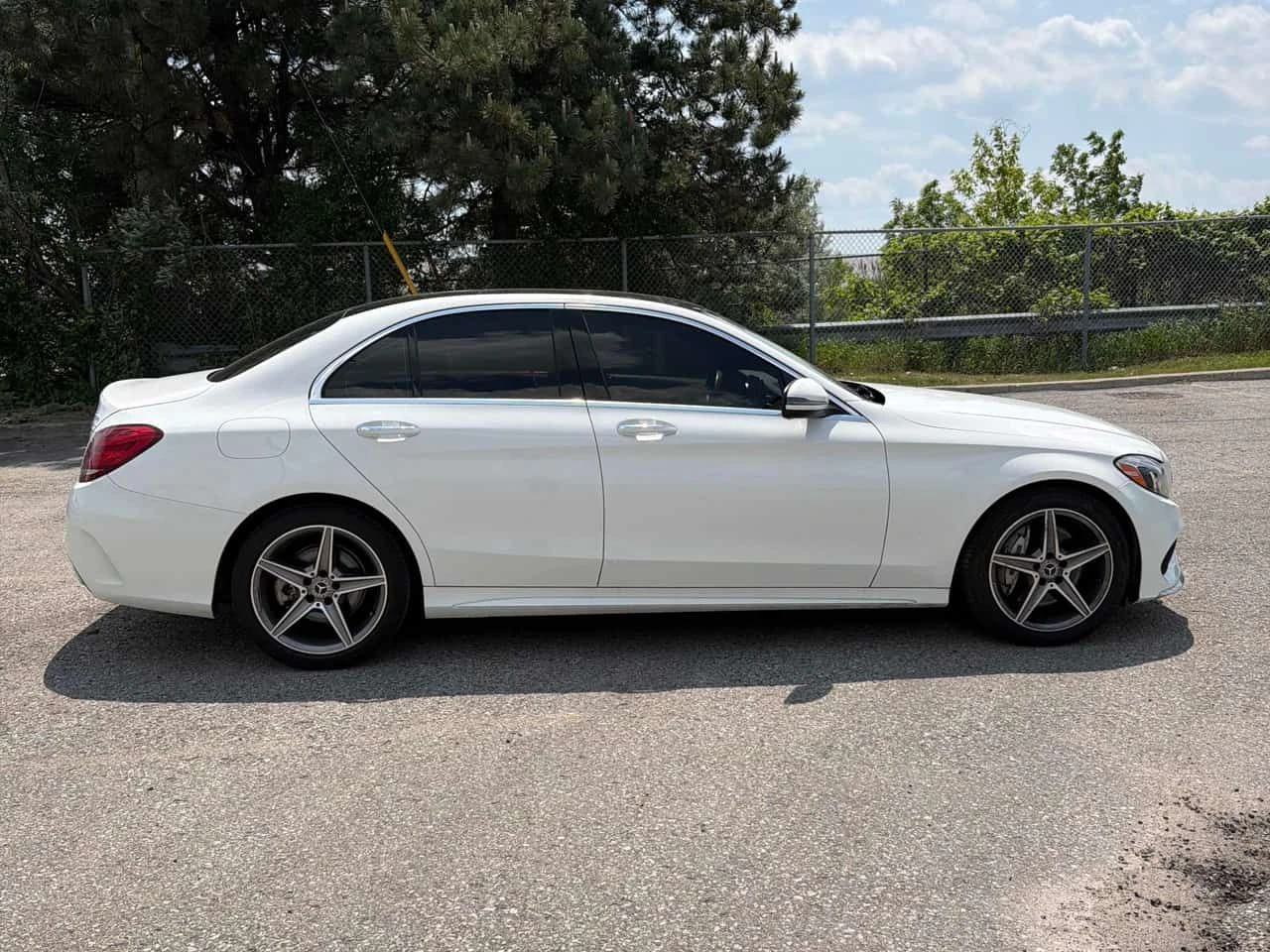 Mercedes-Benz C 300 * CARFAX * БЕЗ ПЪРВОНАЧАЛНА ВНОСКА, снимка 3 - Автомобили и джипове - 55343747