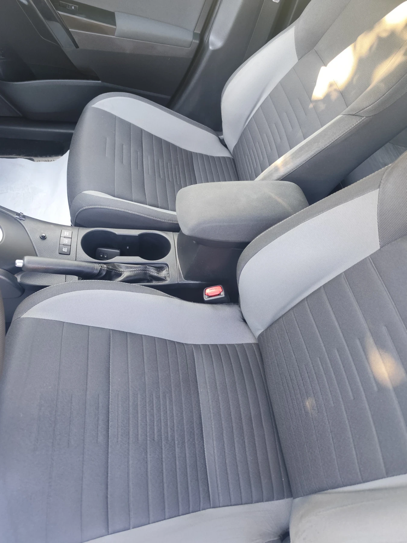Toyota Auris 1.8 hibrid 136 k.s | Mobile.bg � ����������� 6