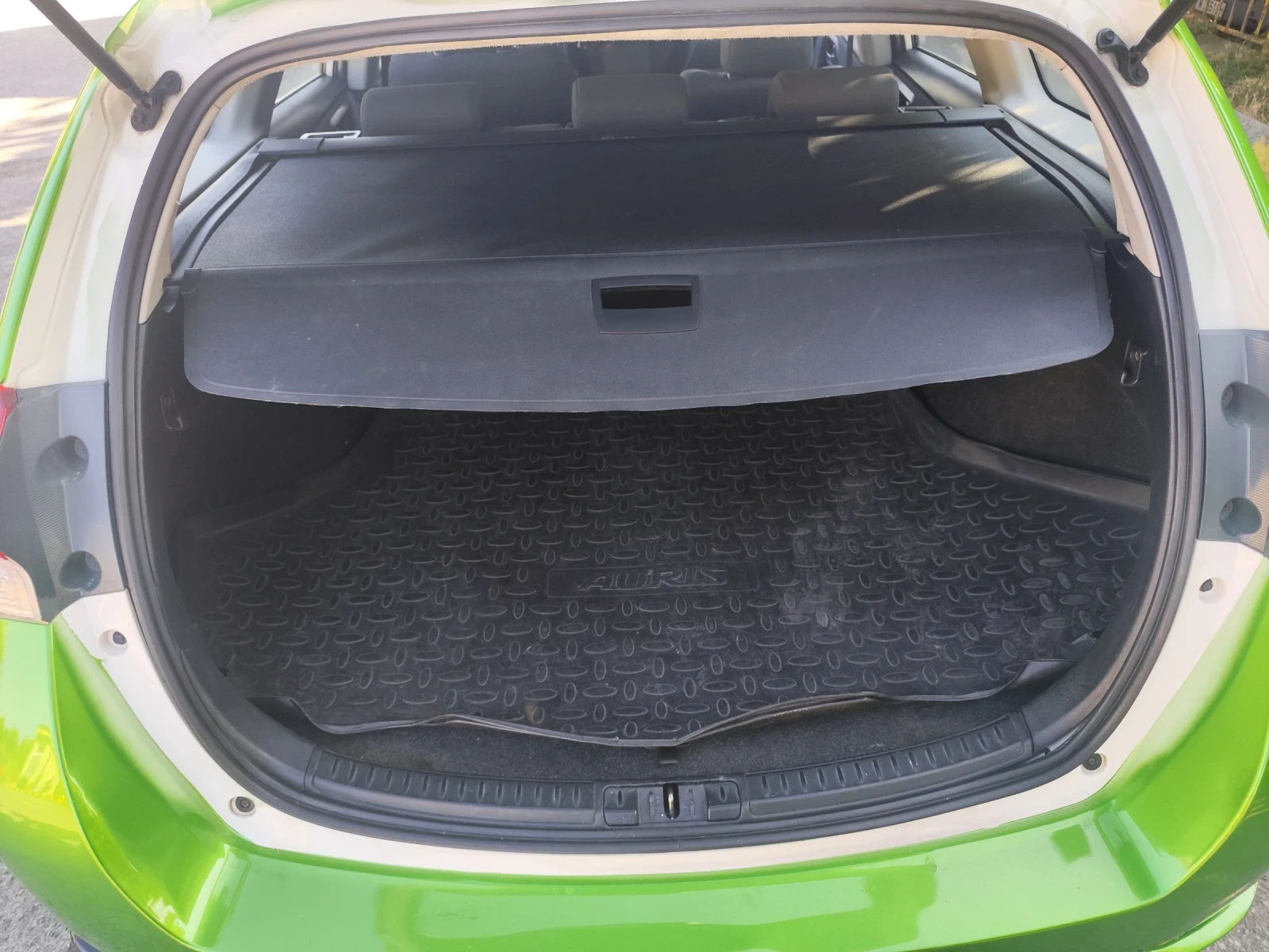 Toyota Auris 1.8 hibrid 136 k.s | Mobile.bg � ����������� 8