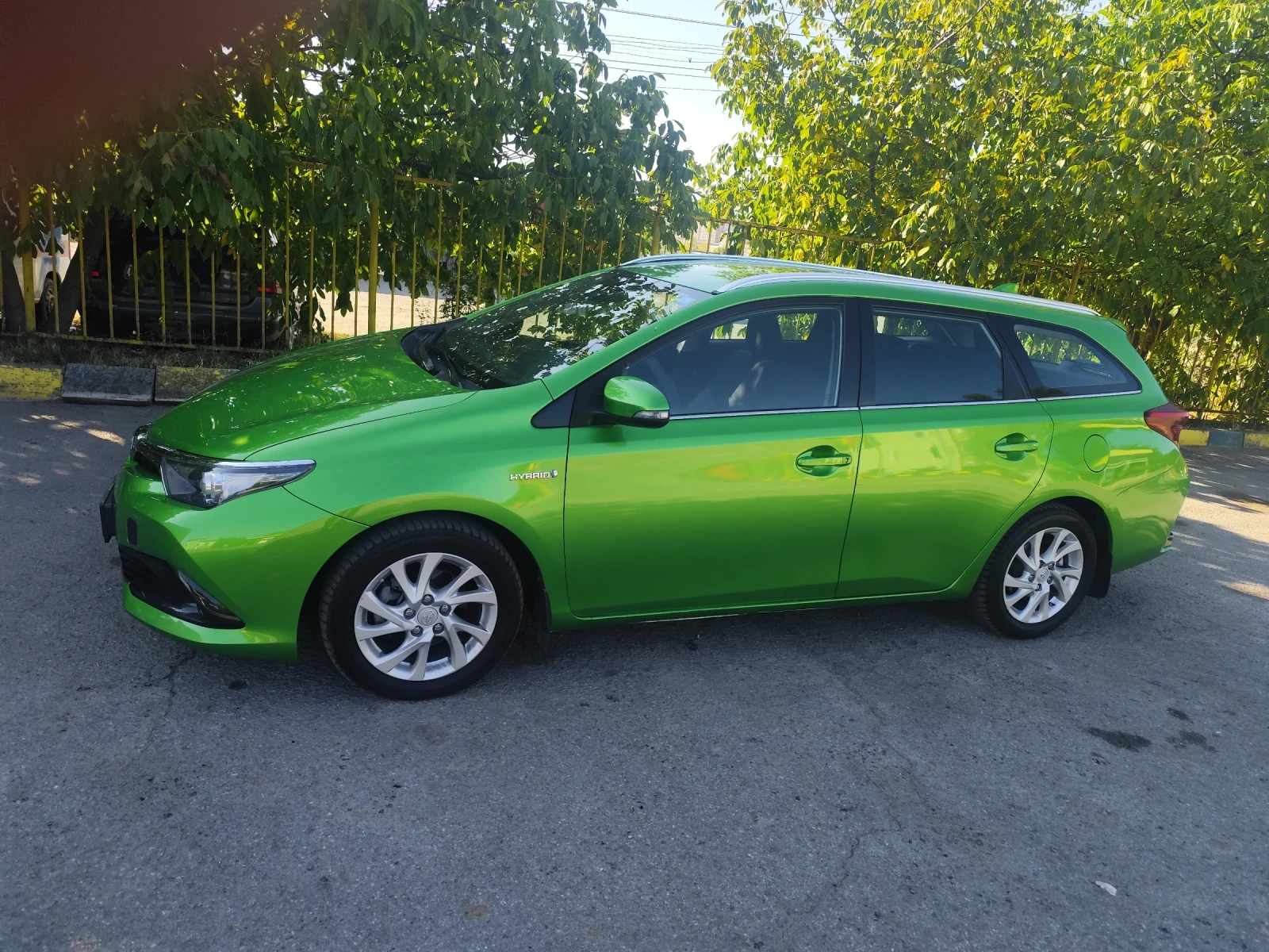 Toyota Auris 1.8 hibrid 136 k.s | Mobile.bg � ����������� 2