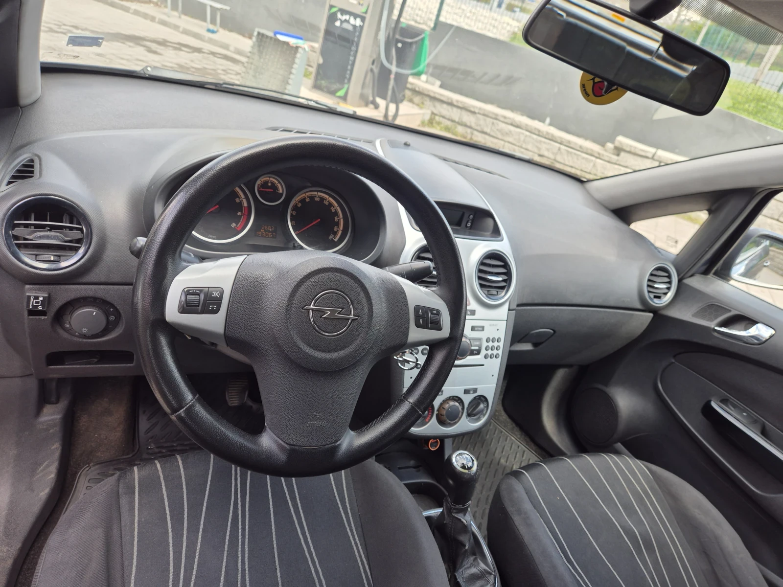 Opel Corsa, снимка 10 - Автомобили и джипове - 55678492