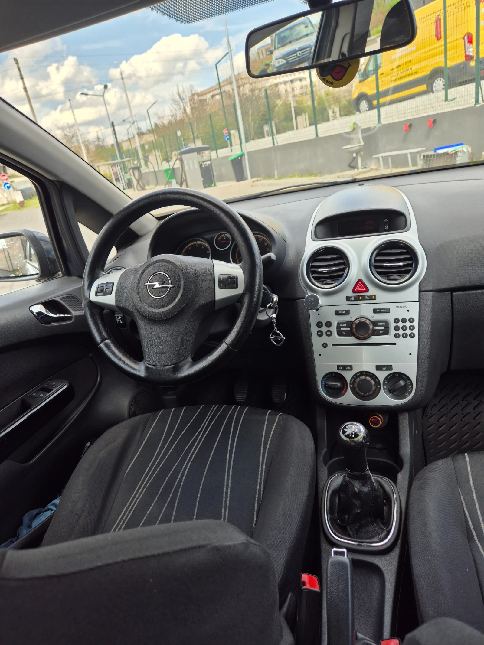 Opel Corsa, снимка 8 - Автомобили и джипове - 55678492