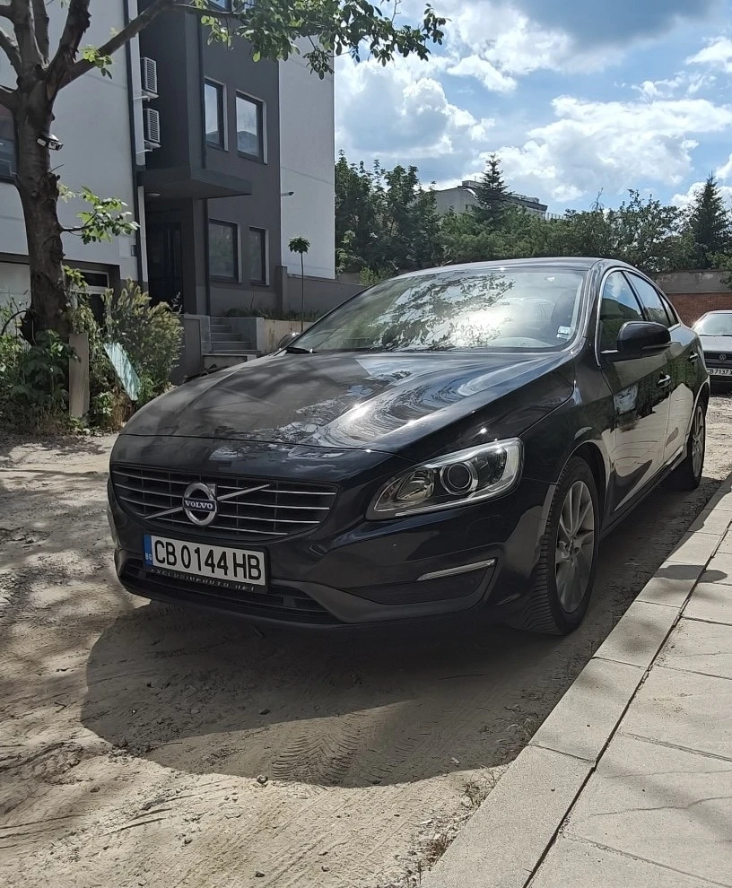Volvo S60 D4, снимка 4 - Автомобили и джипове - 55775918