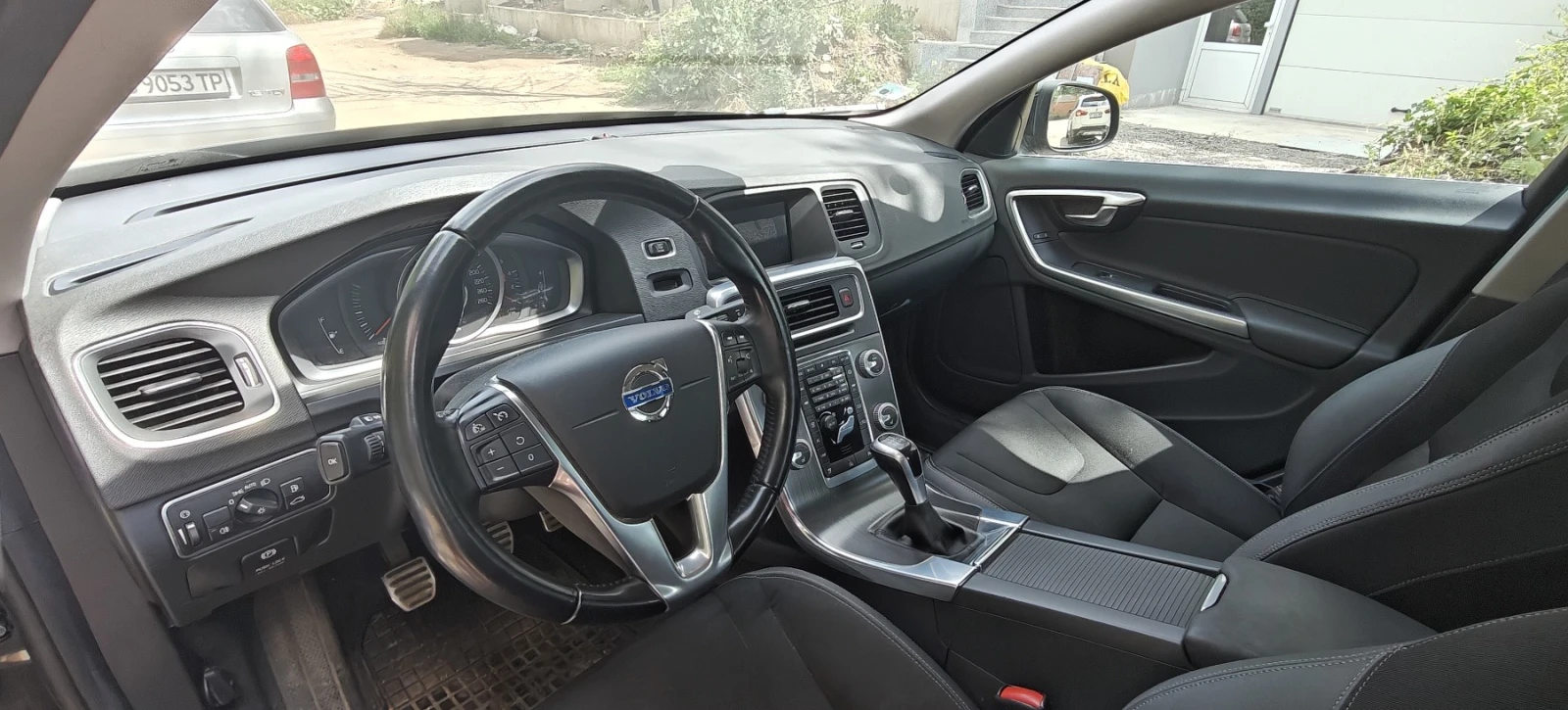Volvo S60 D4, снимка 6 - Автомобили и джипове - 55775918