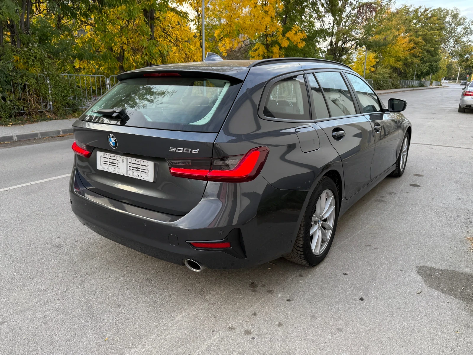 BMW 320 Touring , снимка 4 - Автомобили и джипове - 56525211