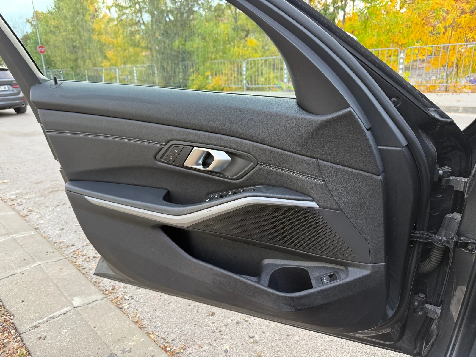 BMW 320 Touring , снимка 12 - Автомобили и джипове - 56525211