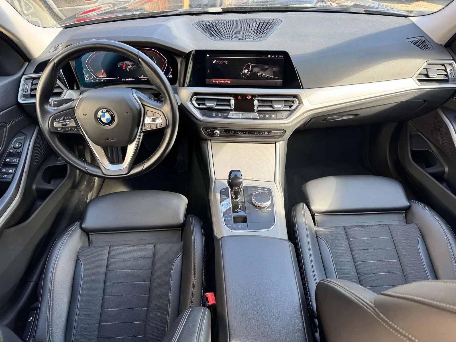 BMW 320 320d MHEV Touring, снимка 14 - Автомобили и джипове - 56525211