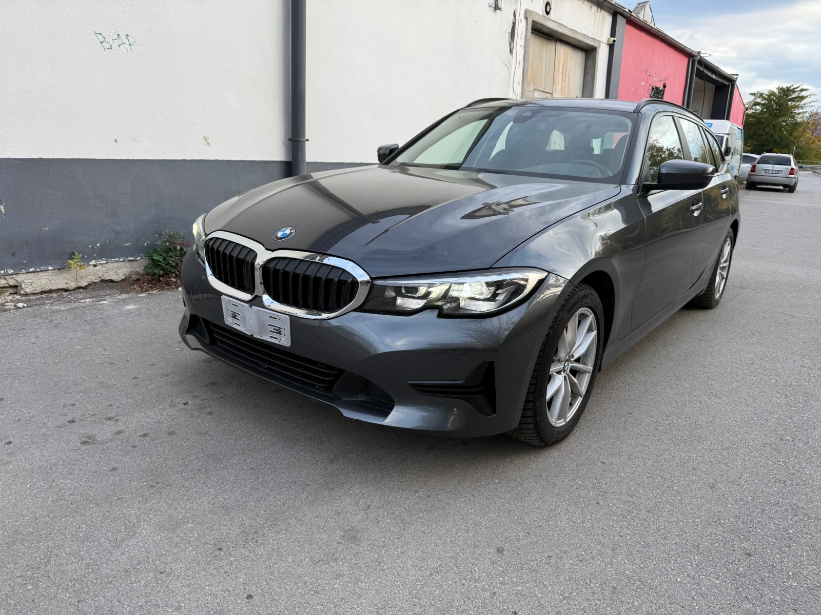BMW 320 Touring , снимка 2 - Автомобили и джипове - 56525211