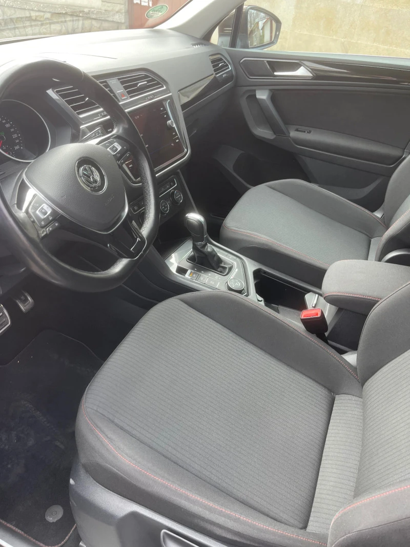 VW Tiguan, снимка 13 - Автомобили и джипове - 47662526