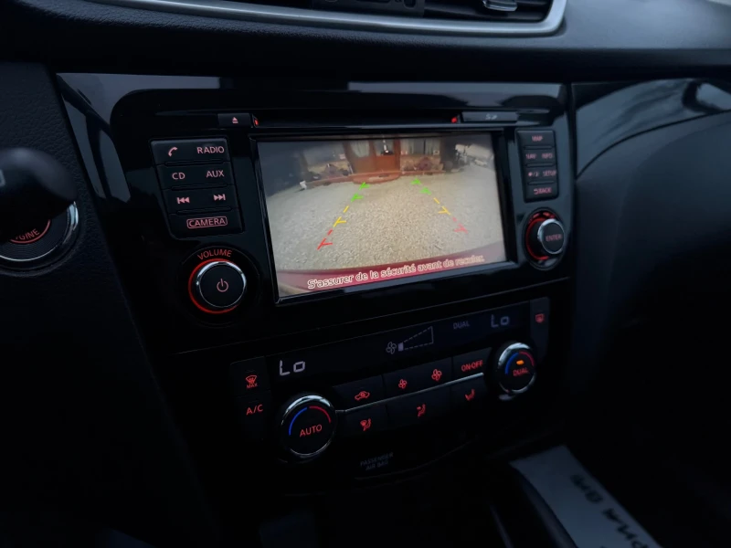 Nissan Qashqai 1.5DCi Кам Нави Пано, снимка 16 - Автомобили и джипове - 52641991