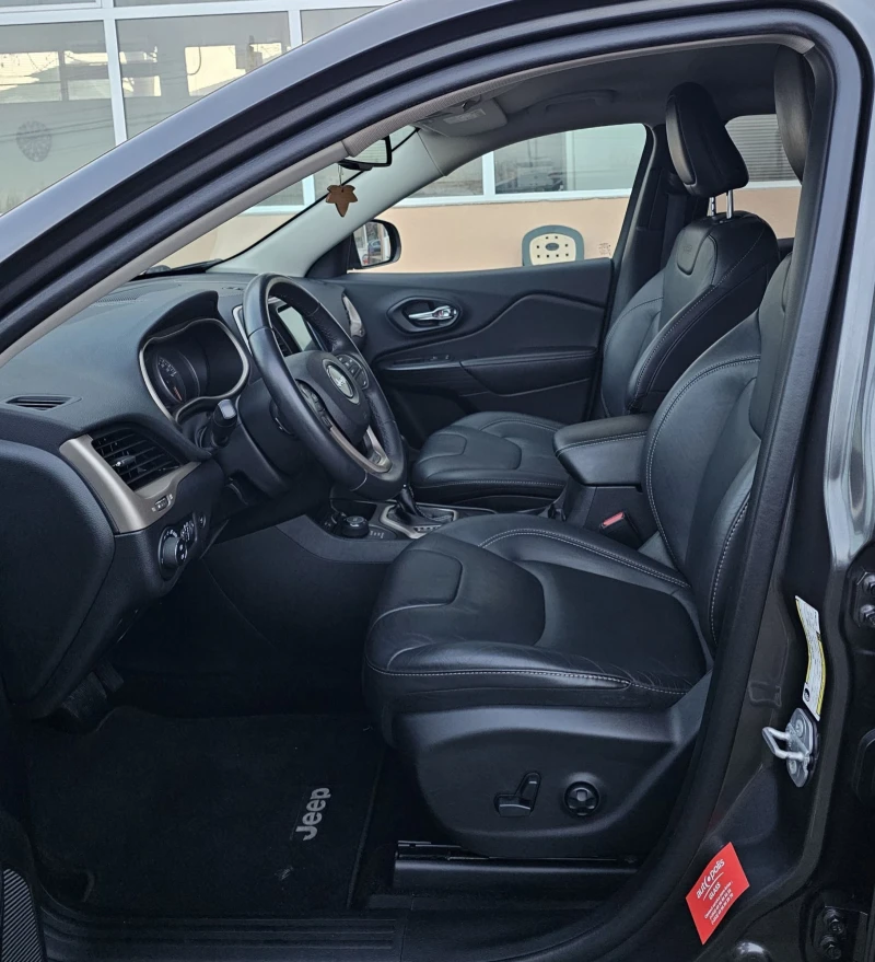 Jeep Cherokee 2.2 CRDI 4WD Night Eagle 200к.с., снимка 8 - Автомобили и джипове - 52841058