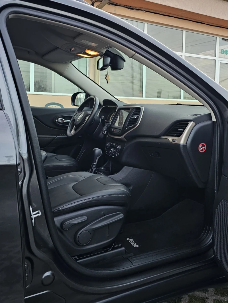 Jeep Cherokee 2.2 CRDI 4WD Night Eagle 200к.с., снимка 9 - Автомобили и джипове - 52841058