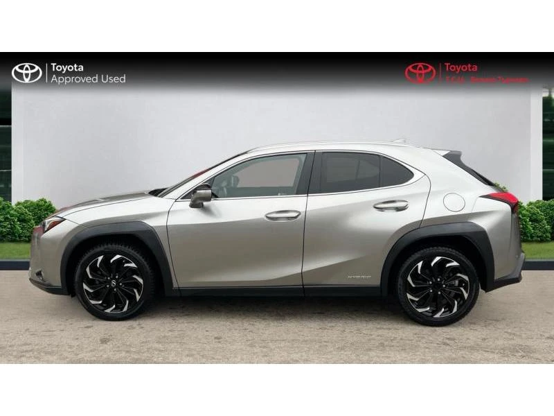 Lexus UX 250h 2.0h Executive Plus, снимка 8 - Автомобили и джипове - 52988972