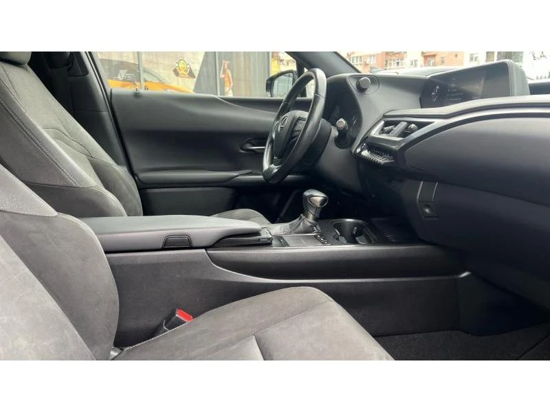 Lexus UX 250h 2.0h Executive Plus, снимка 10 - Автомобили и джипове - 52988972