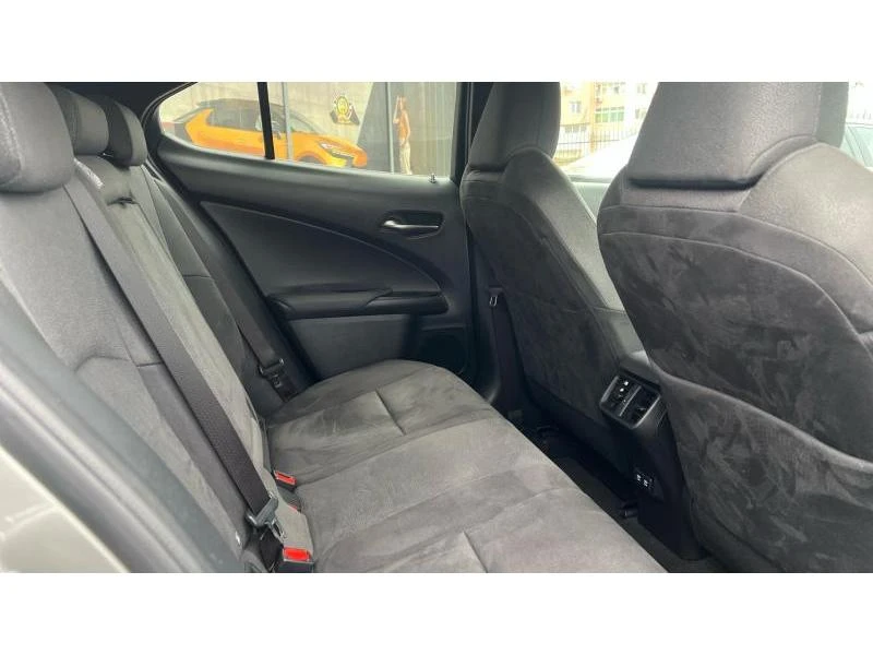 Lexus UX 250h 2.0h Executive Plus, снимка 16 - Автомобили и джипове - 52988972