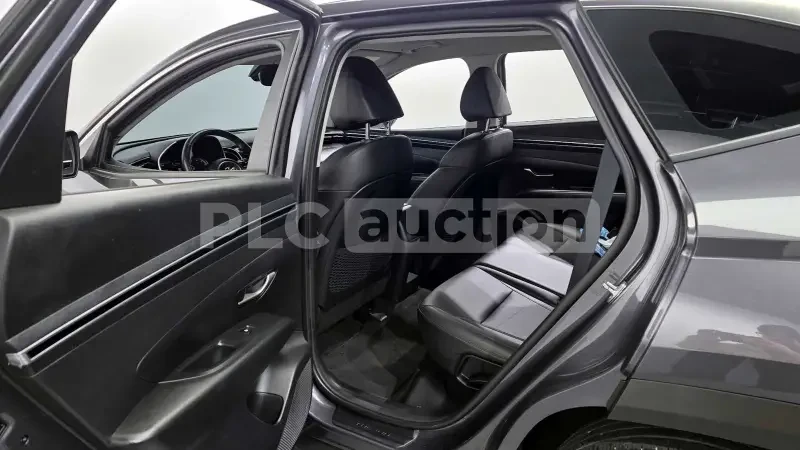 Hyundai Tucson, снимка 11 - Автомобили и джипове - 55058697