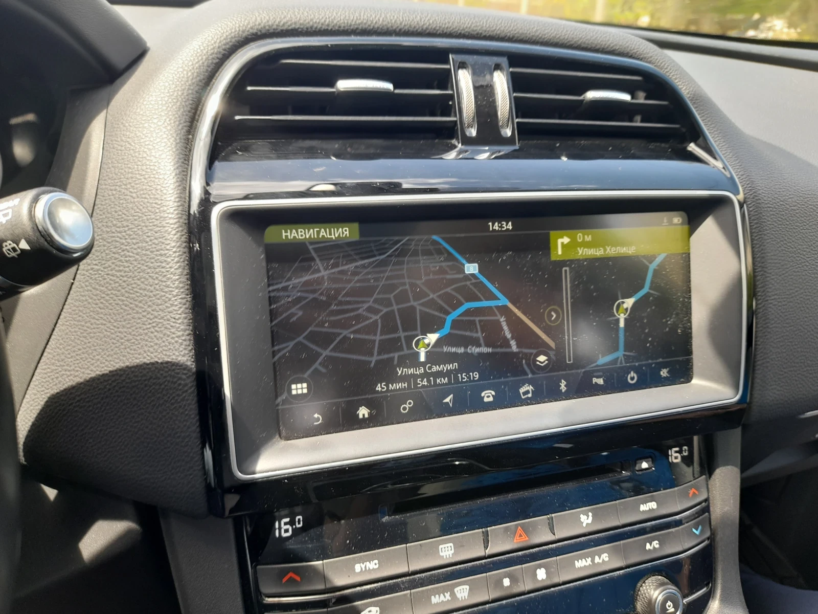 Jaguar F-PACE 2.0 d 180 4x4 - изображение 6