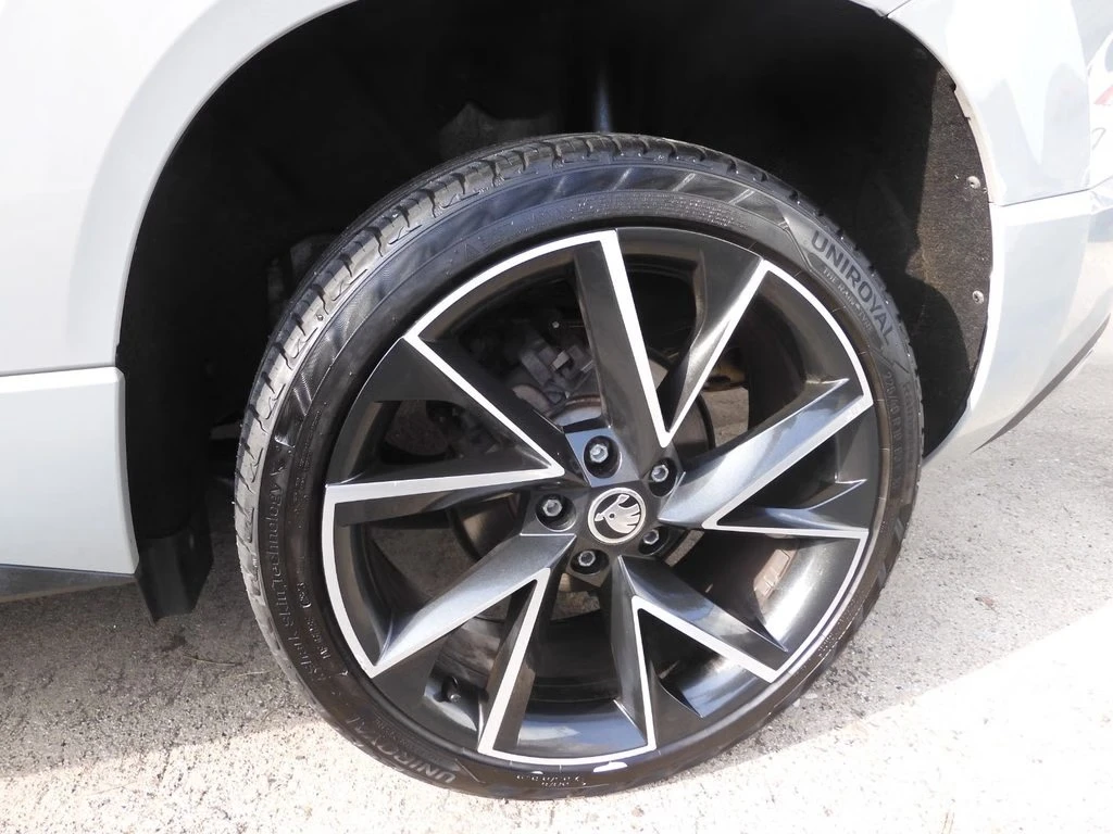Skoda Karoq .5 TSI SportLine DSG  - изображение 2