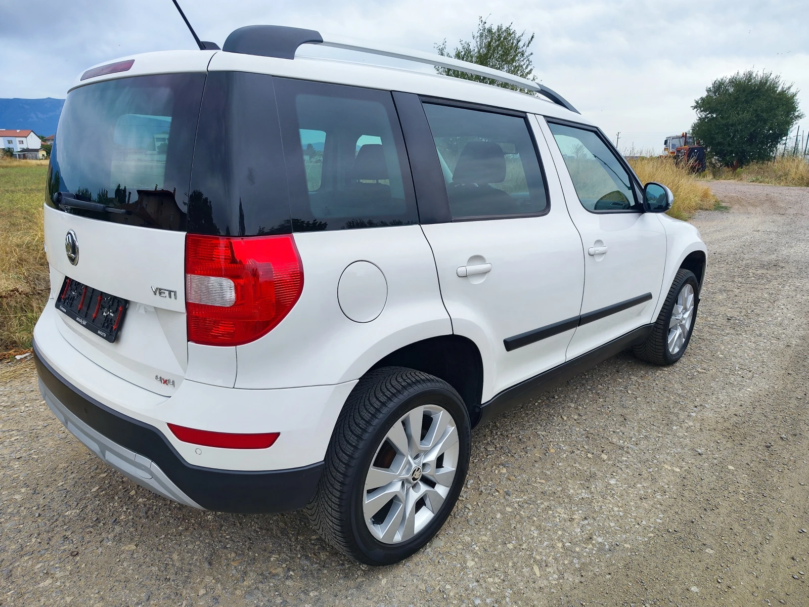 Skoda Yeti 4X4= 170ks - изображение 5
