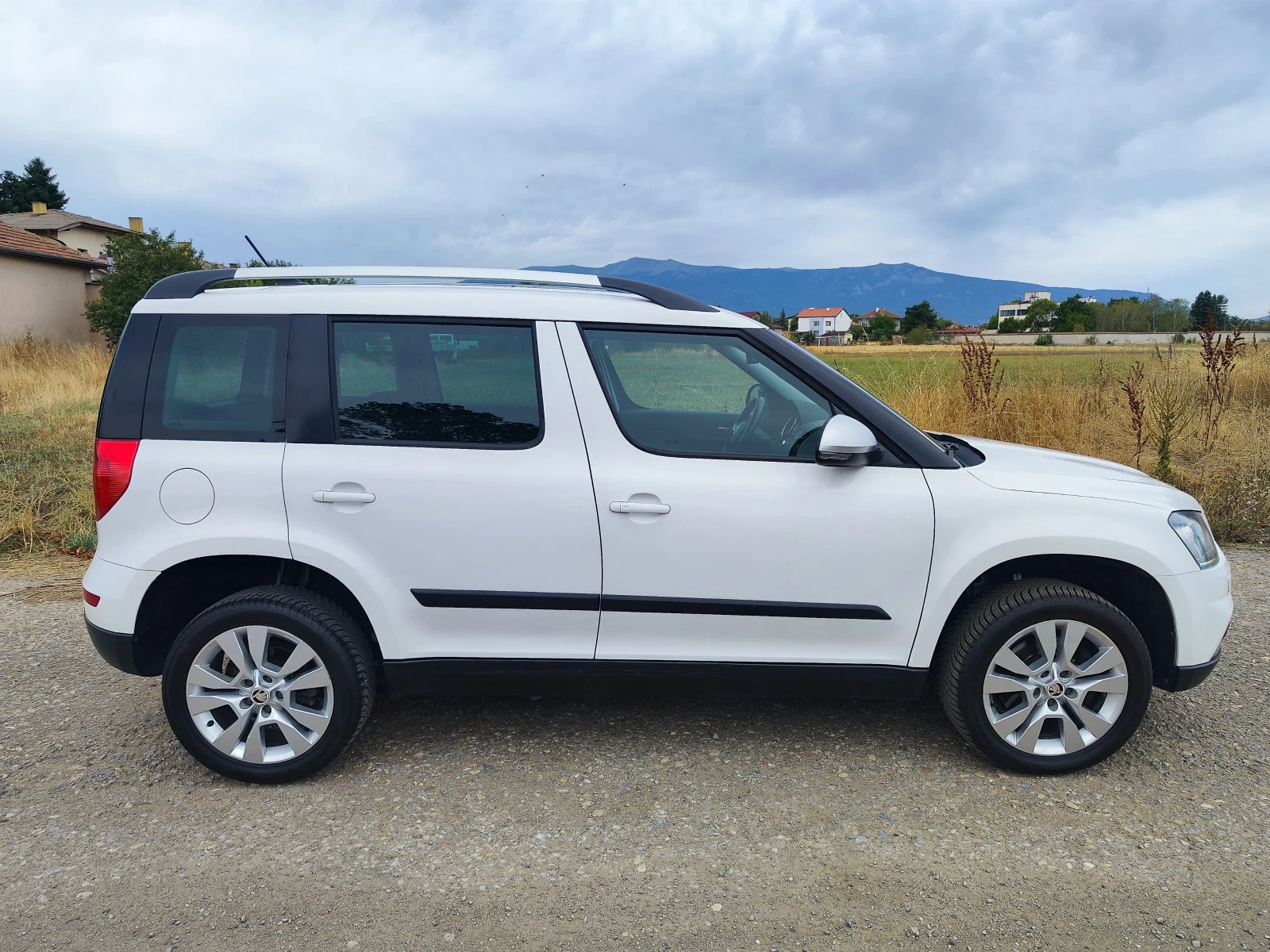 Skoda Yeti 4X4= 170ks - изображение 6