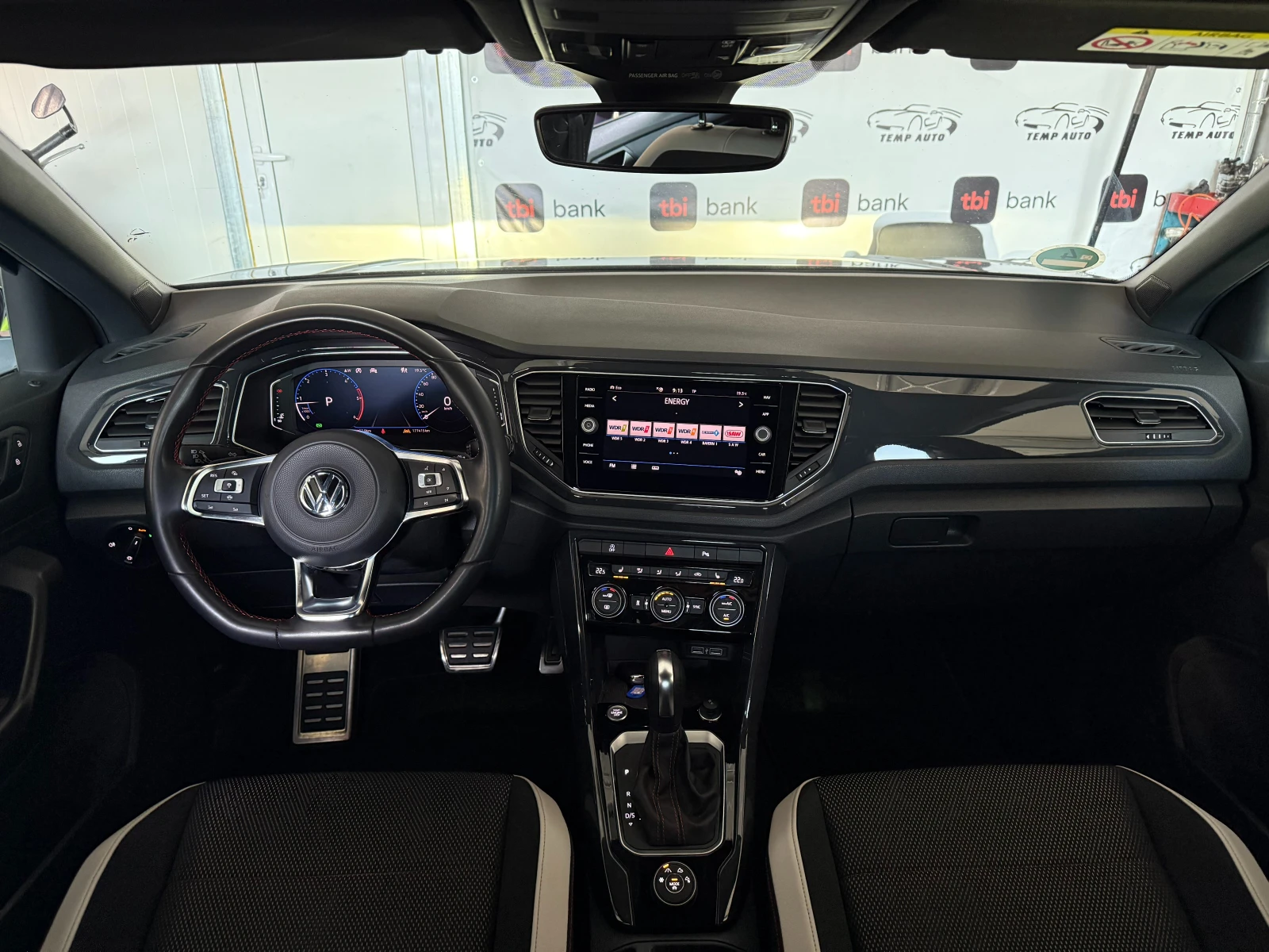 VW T-Roc 2.0TDI* SPORT* 4x4* СЕРВИЗНА КНИЖКА С ПЪЛНА ИС-Я В - изображение 10