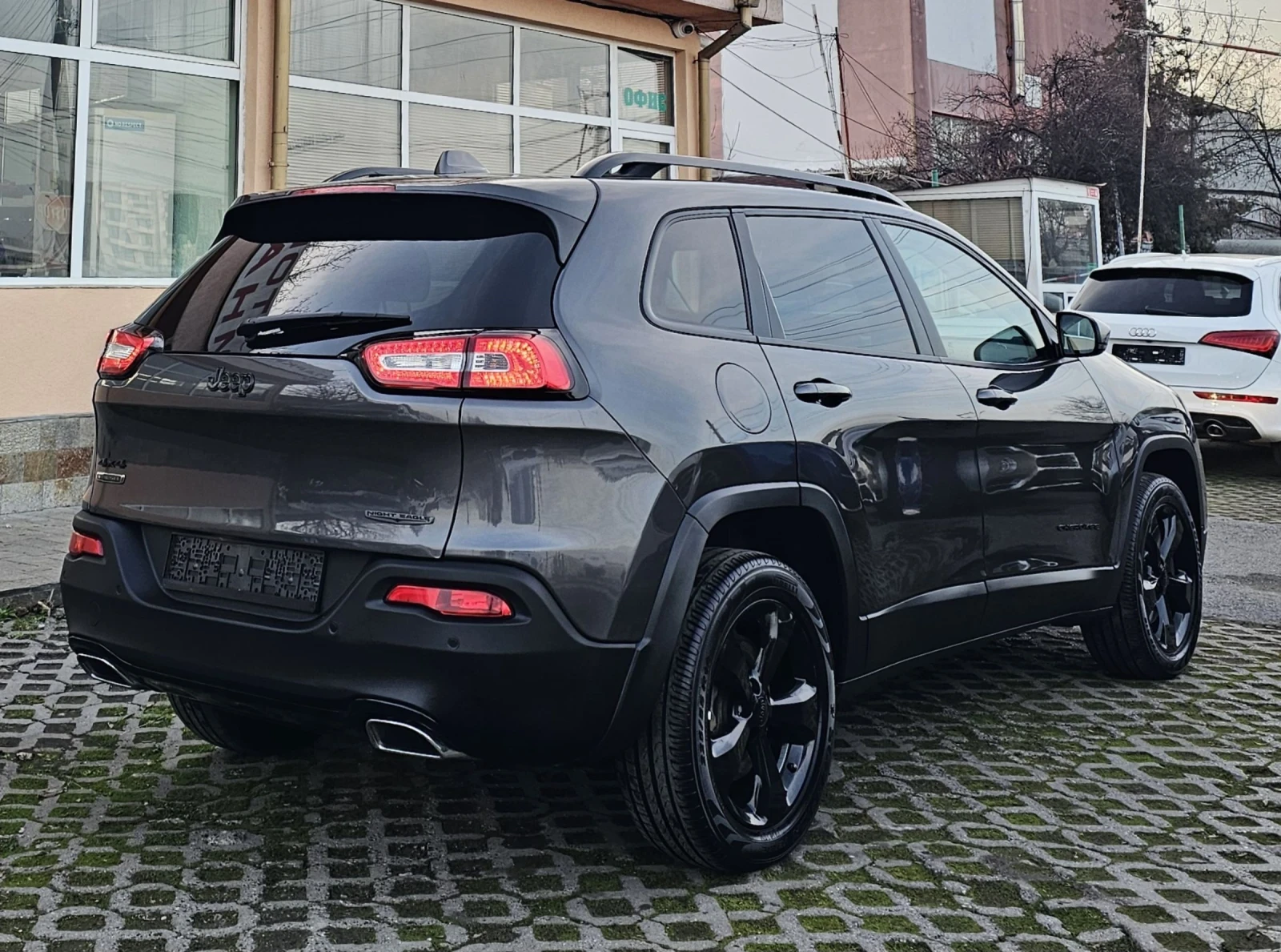 Jeep Cherokee 2.2 CRDI 4WD Night Eagle 200�.�. | Mobile.bg � ����������� 6