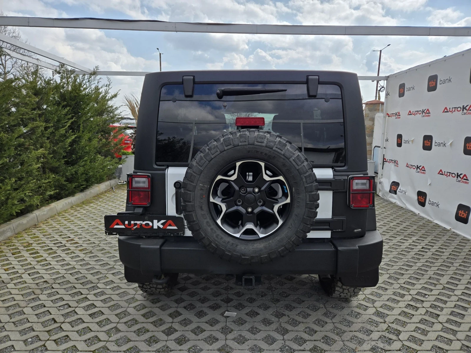 Jeep Wrangler 3.6i-290кс= АВТОМАТ= BUSHWACKER= UNLIMITED, снимка 4 - Автомобили и джипове - 53865722