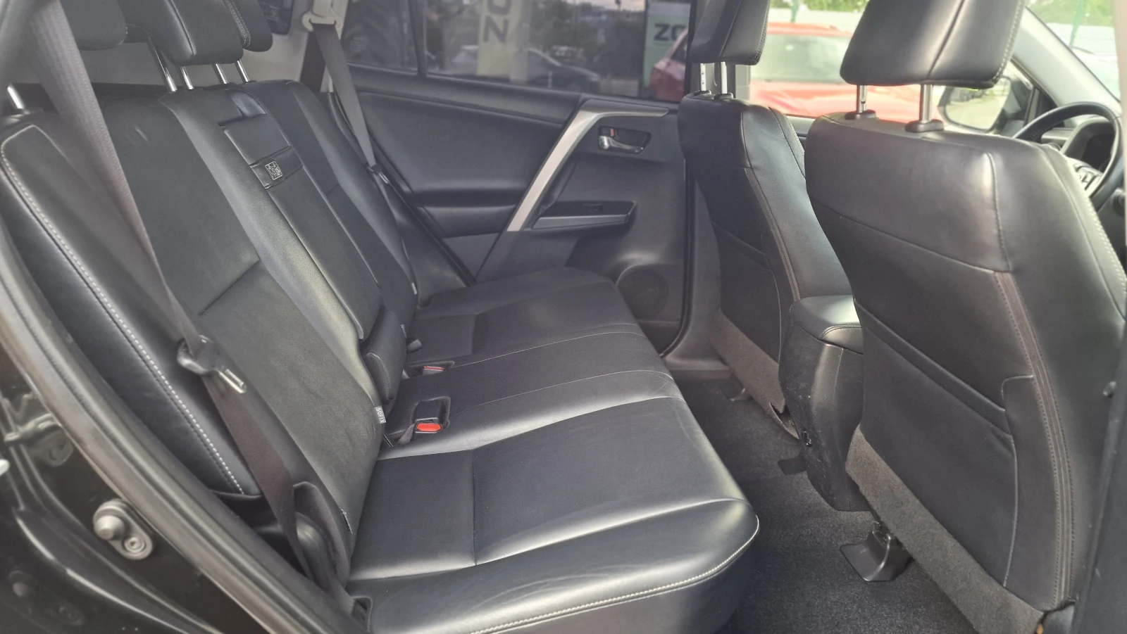 Toyota Rav4 2.5i Luxury Executive Camera 360 Кожен салон, снимка 15 - Автомобили и джипове - 54625697