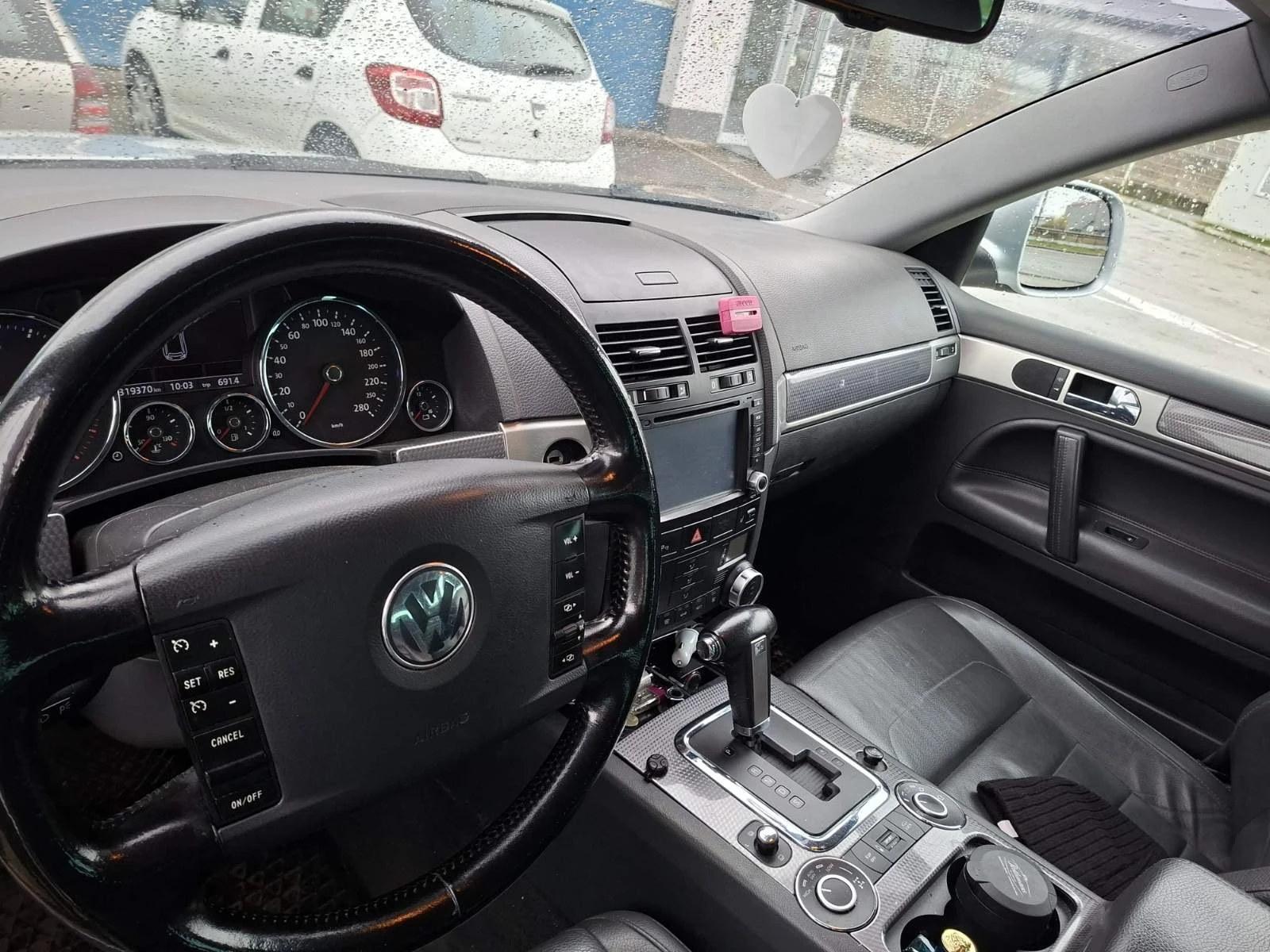 VW Touareg 3.0 TDI, снимка 5 - Автомобили и джипове - 55002517