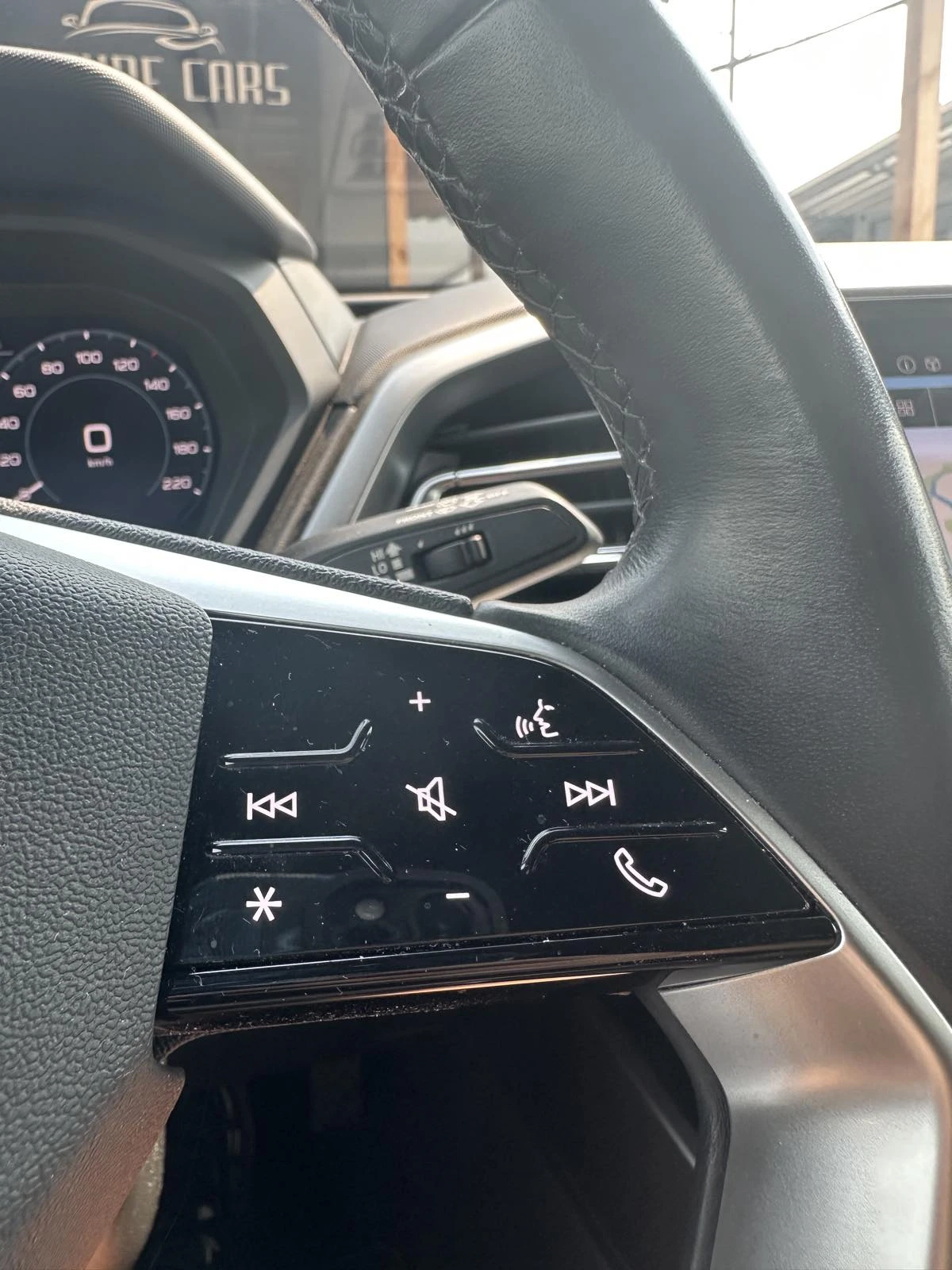 Audi Q4 40 82KWh/ADVANCED/SOH95, 5 СЕРТИФИКАТ/MATRIX/22Г., снимка 15 - Автомобили и джипове - 55402489