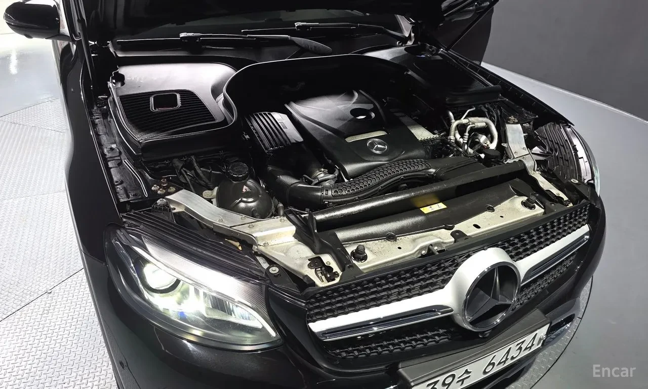 Mercedes-Benz GLC 300 COUPE4MATIC* BURMESTER* ДИСТРОНИК* 360, снимка 11 - Автомобили и джипове - 56018584