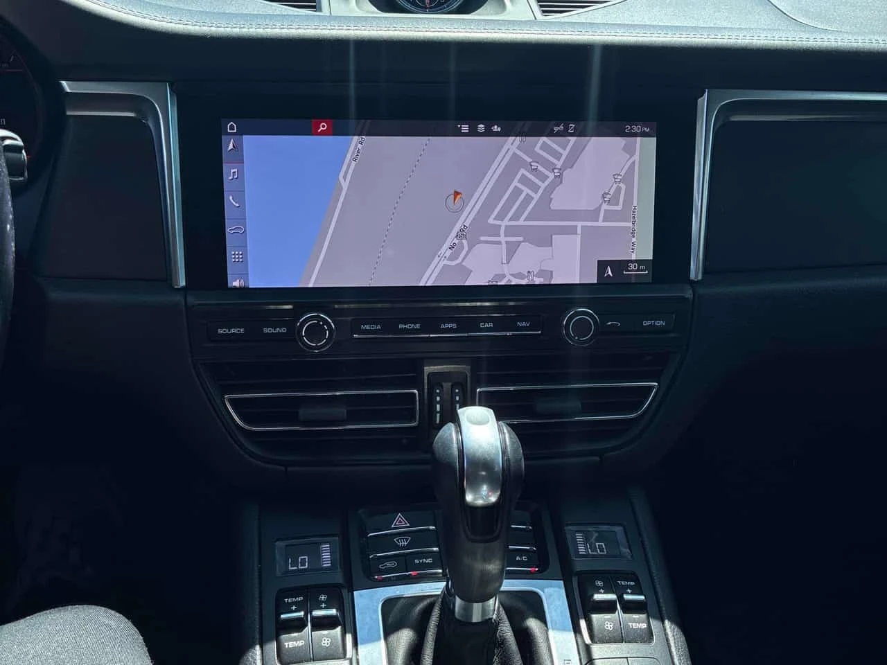 Porsche Macan * GTS * CARFAX * ДВА КЛЮЧА * KEYLESS * , снимка 9 - Автомобили и джипове - 56257238