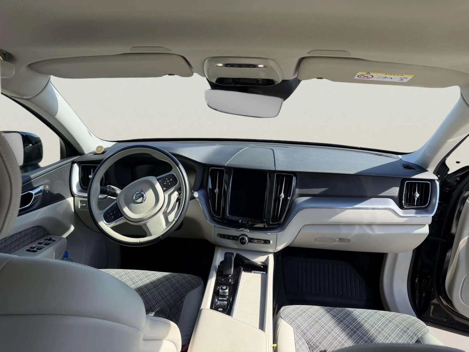 Volvo XC60 2.0 B4, снимка 11 - Автомобили и джипове - 56586781