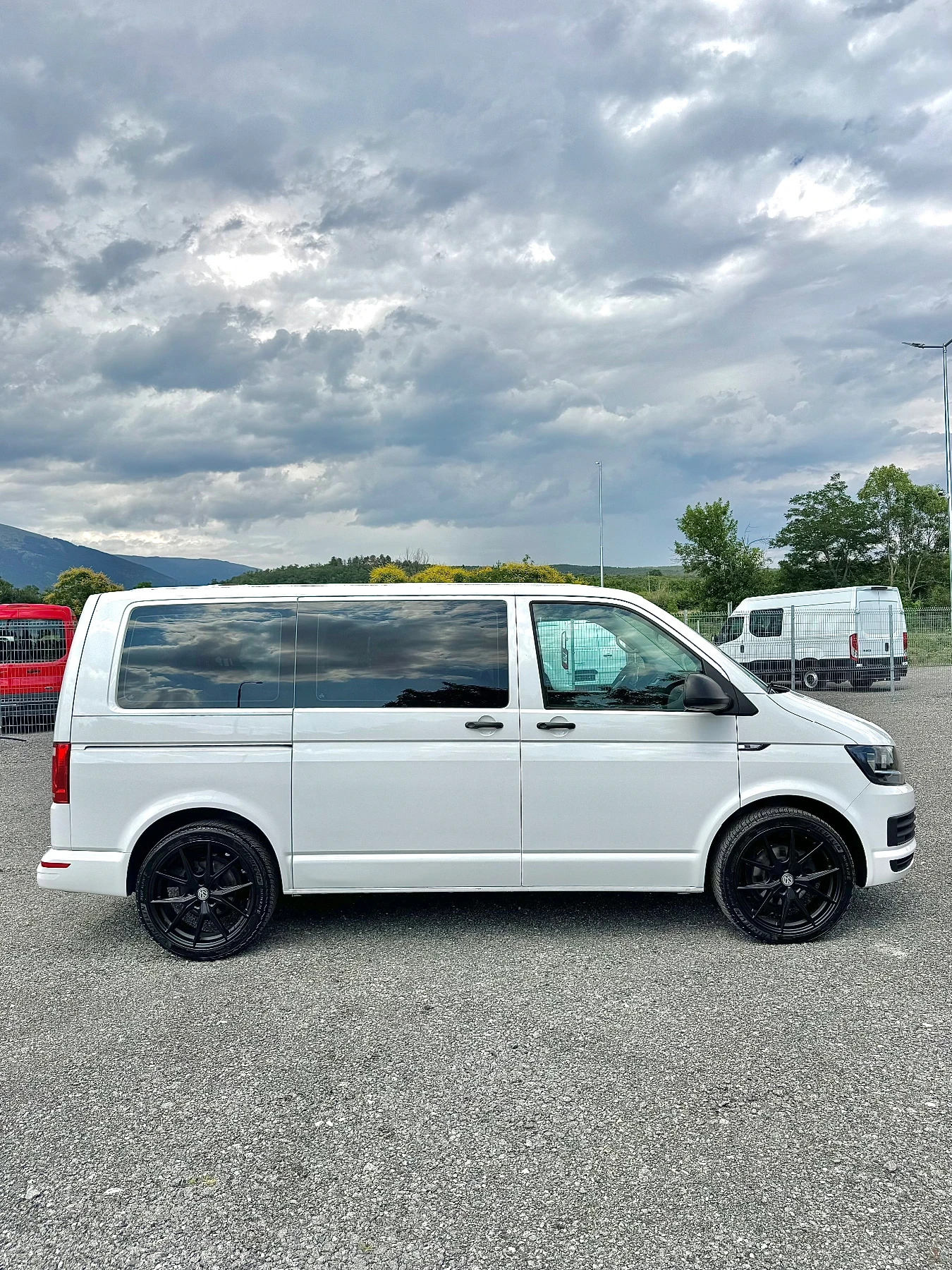 VW T6 2.0TDI CARAVELLE!8+ 1, 2х Клима, Нови гуми, Теглич, снимка 5 - Бусове и автобуси - 55287104