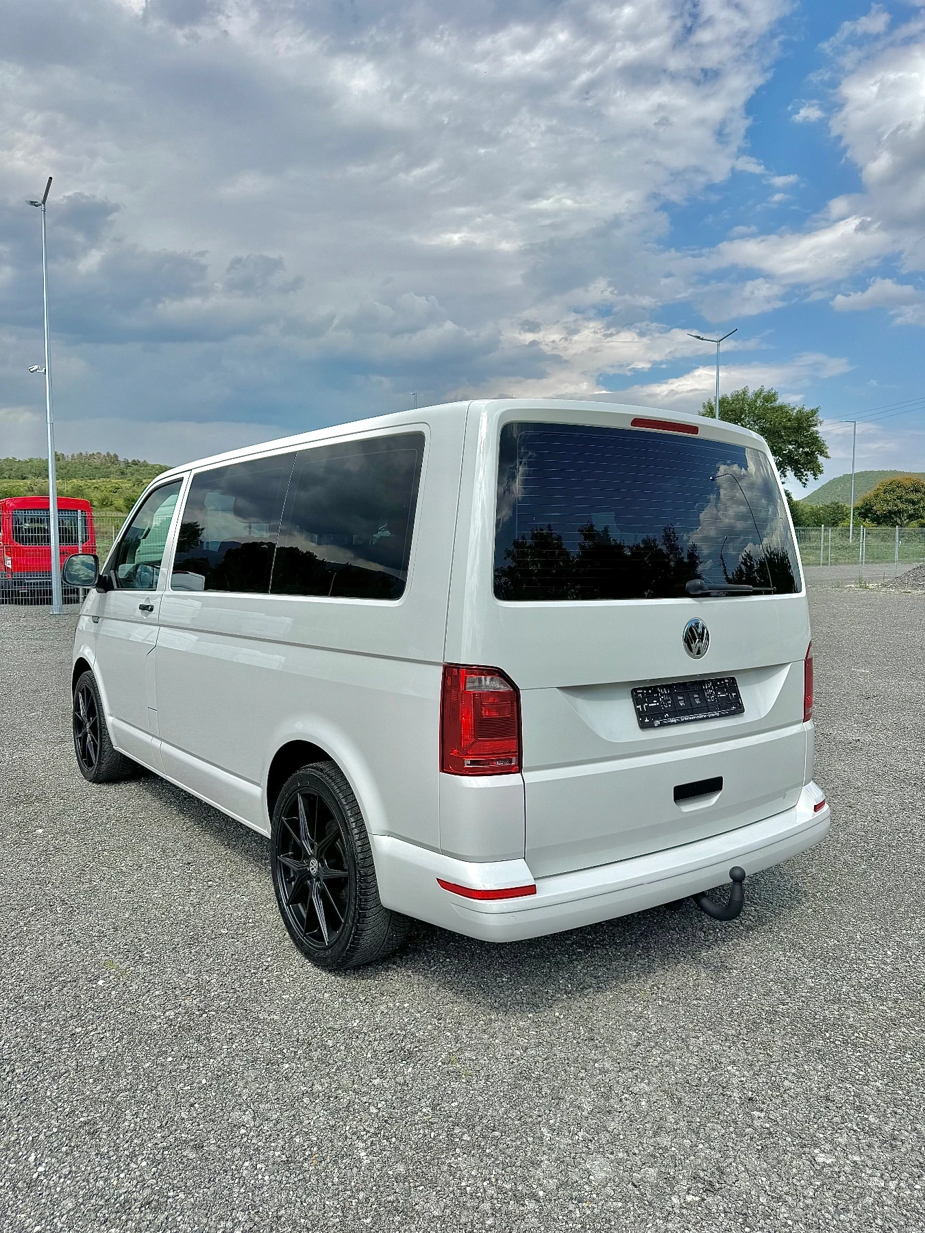 VW T6 2.0TDI CARAVELLE!8+ 1, 2х Клима, Нови гуми, Теглич, снимка 7 - Бусове и автобуси - 55287104