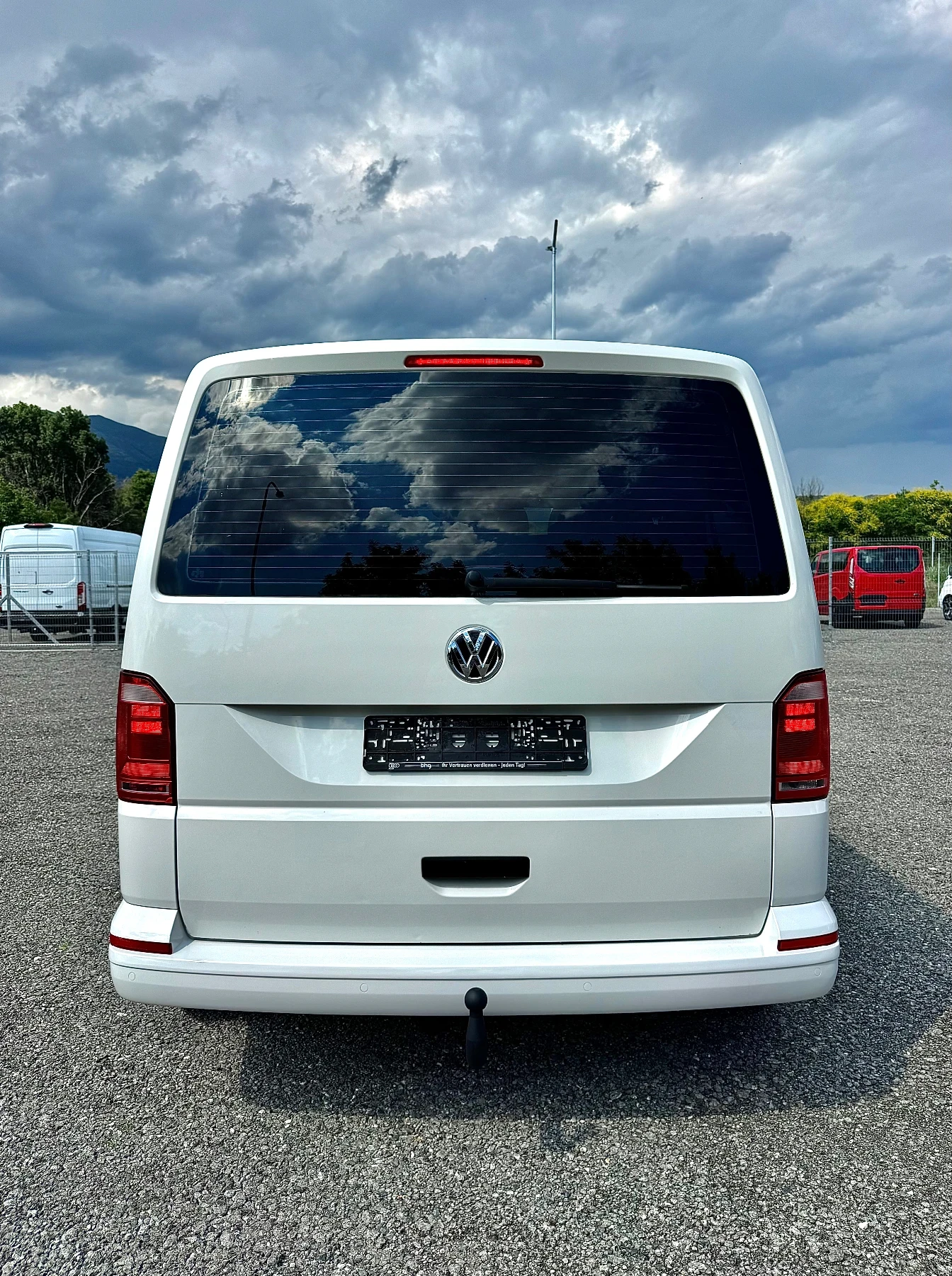 VW T6 2.0TDI CARAVELLE!8+ 1, 2х Клима, Нови гуми, Теглич, снимка 8 - Бусове и автобуси - 55287104