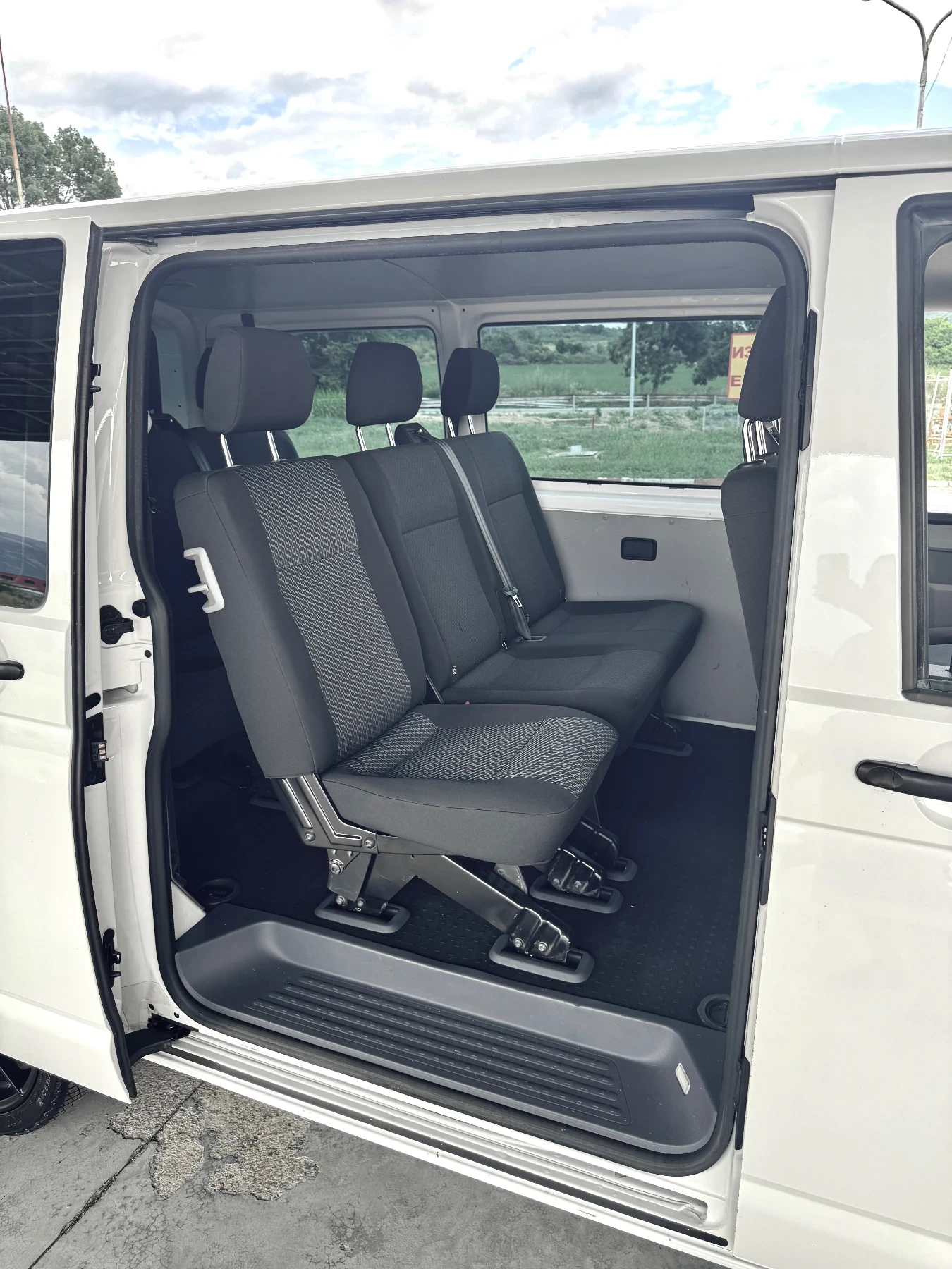 VW T6 2.0TDI CARAVELLE!8+ 1, 2х Клима, Нови гуми, Теглич, снимка 13 - Бусове и автобуси - 55287104
